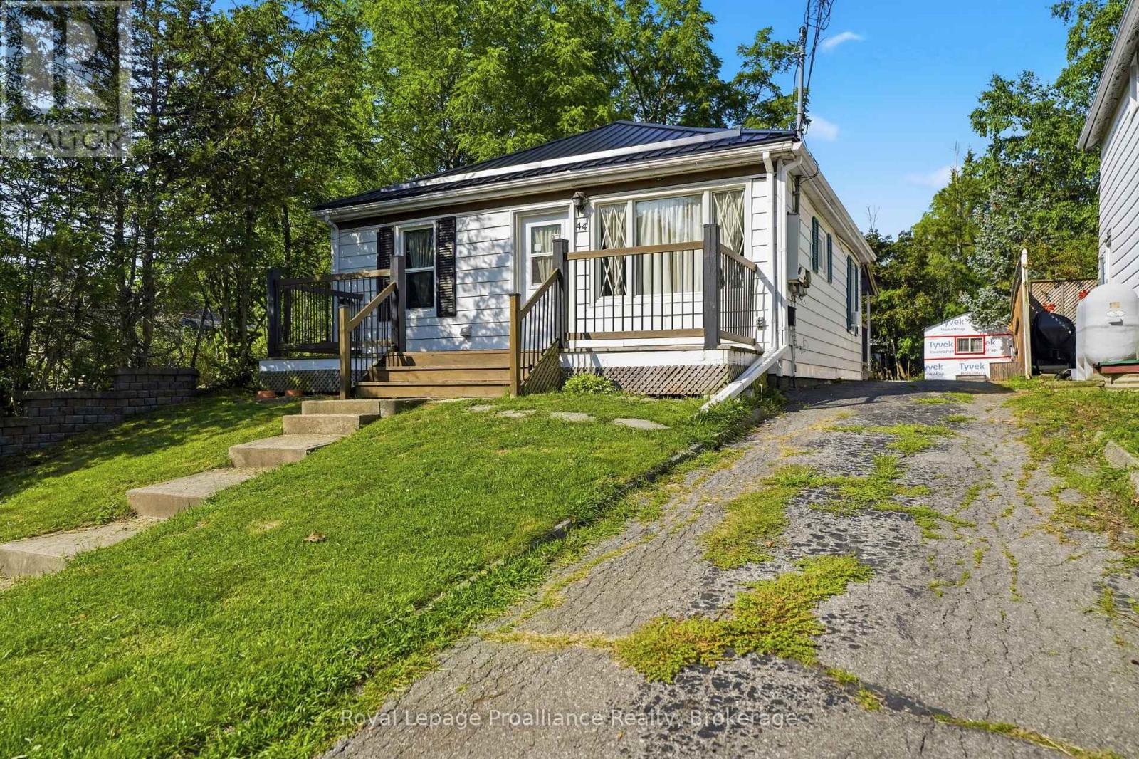 44 Geddes Street, Belleville, Ontario  K8P 2X5 - Photo 4 - X13671682