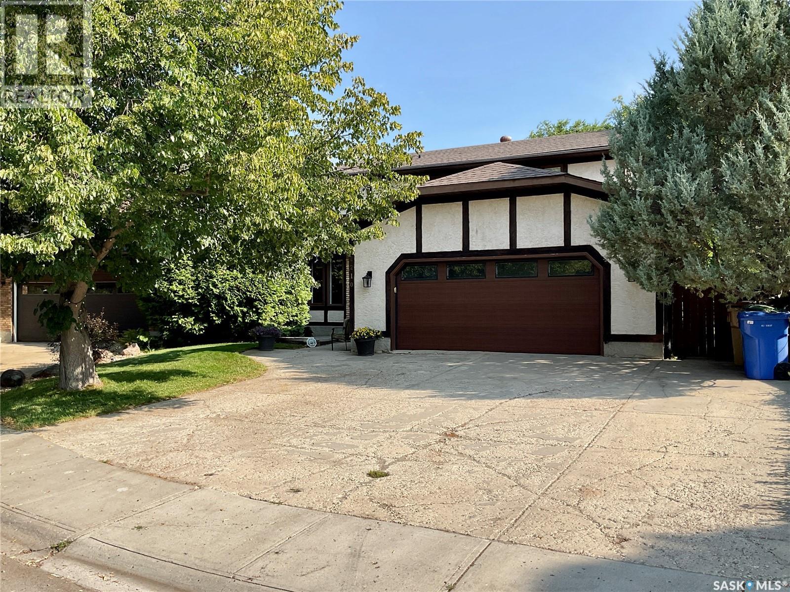2210 Hanover CRESCENT E, regina, Saskatchewan