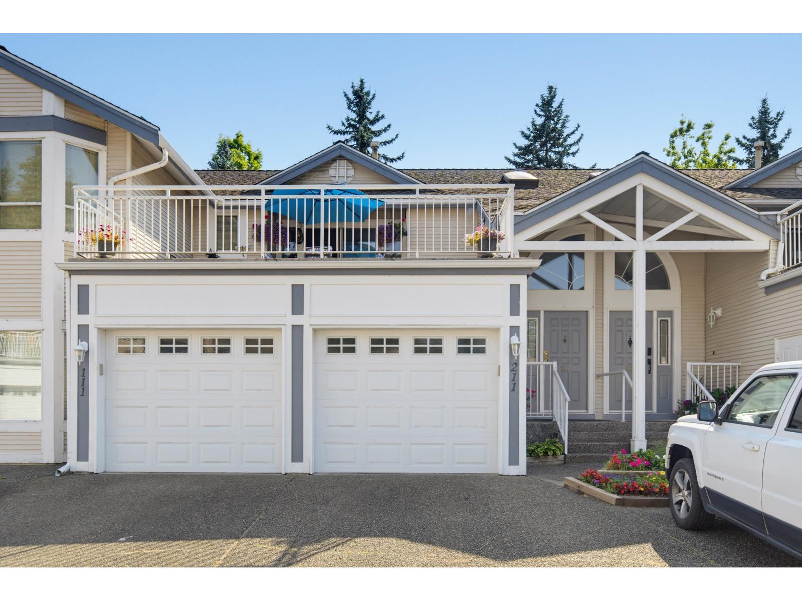 211 9072 Fleetwood Way, Surrey, British Columbia  V3R 0M6 - Photo 2 - R3154425