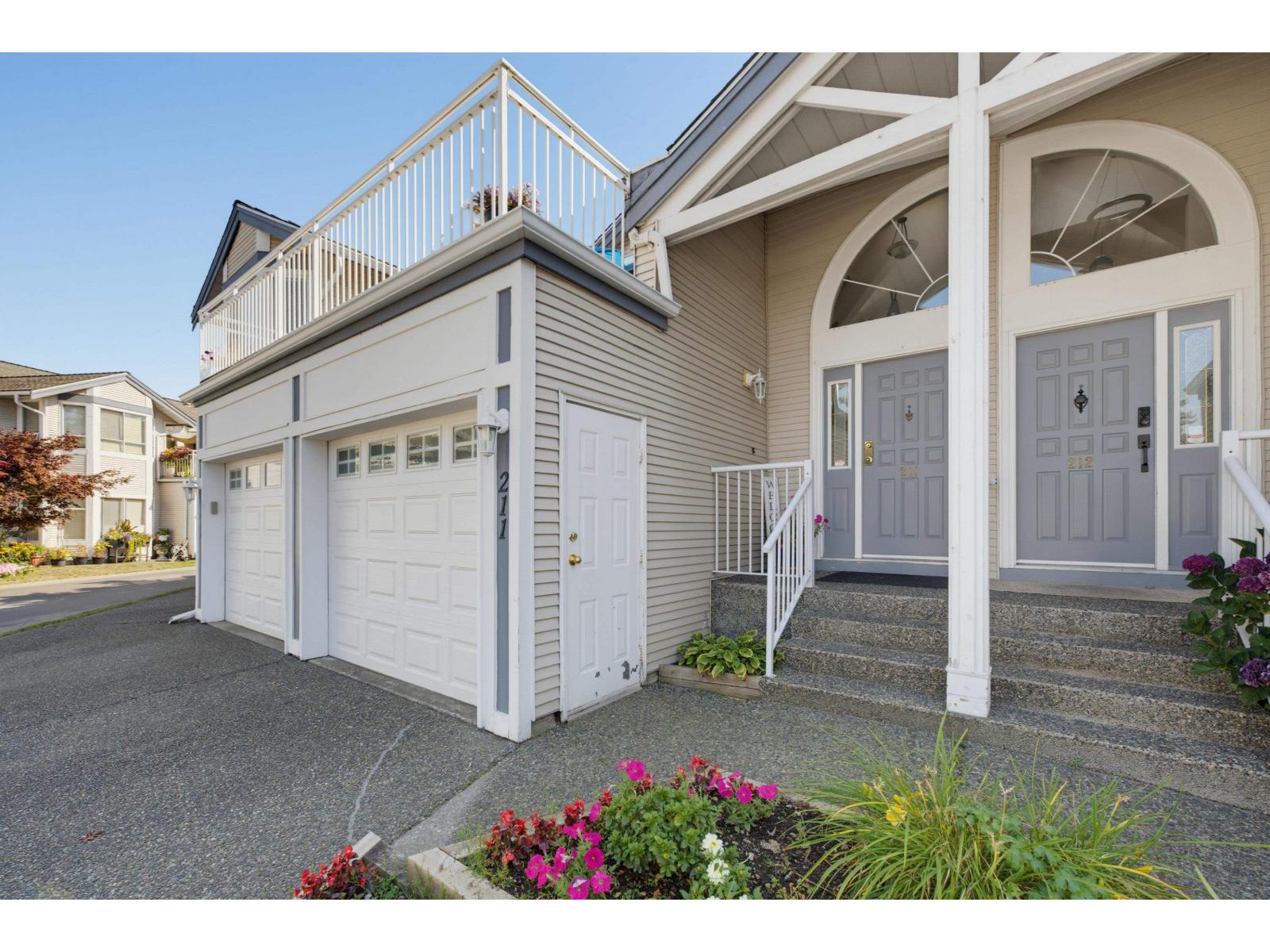 211 9072 Fleetwood Way, Surrey, British Columbia  V3R 0M6 - Photo 3 - R3154425