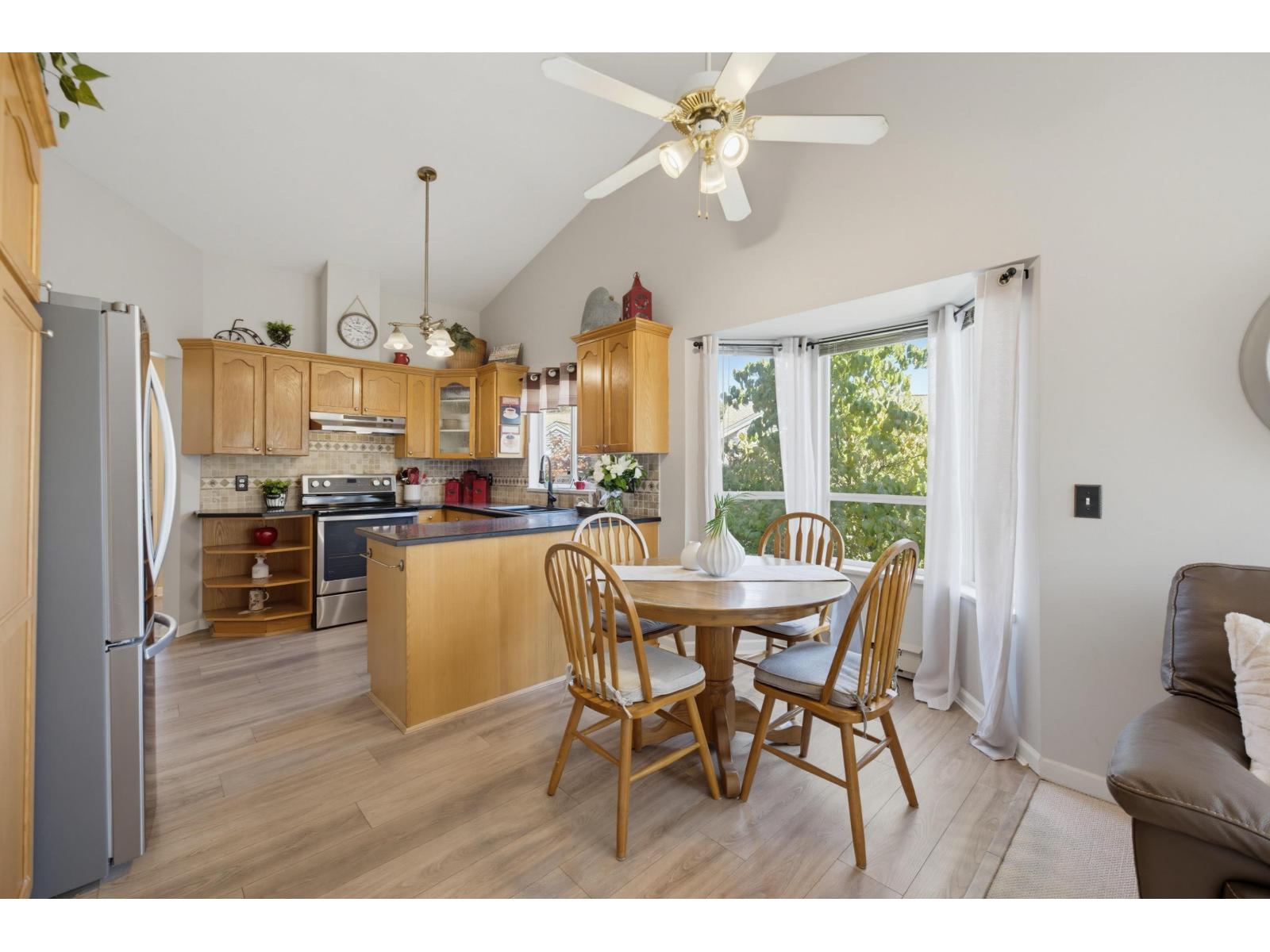 211 9072 Fleetwood Way, Surrey, British Columbia  V3R 0M6 - Photo 14 - R3154425