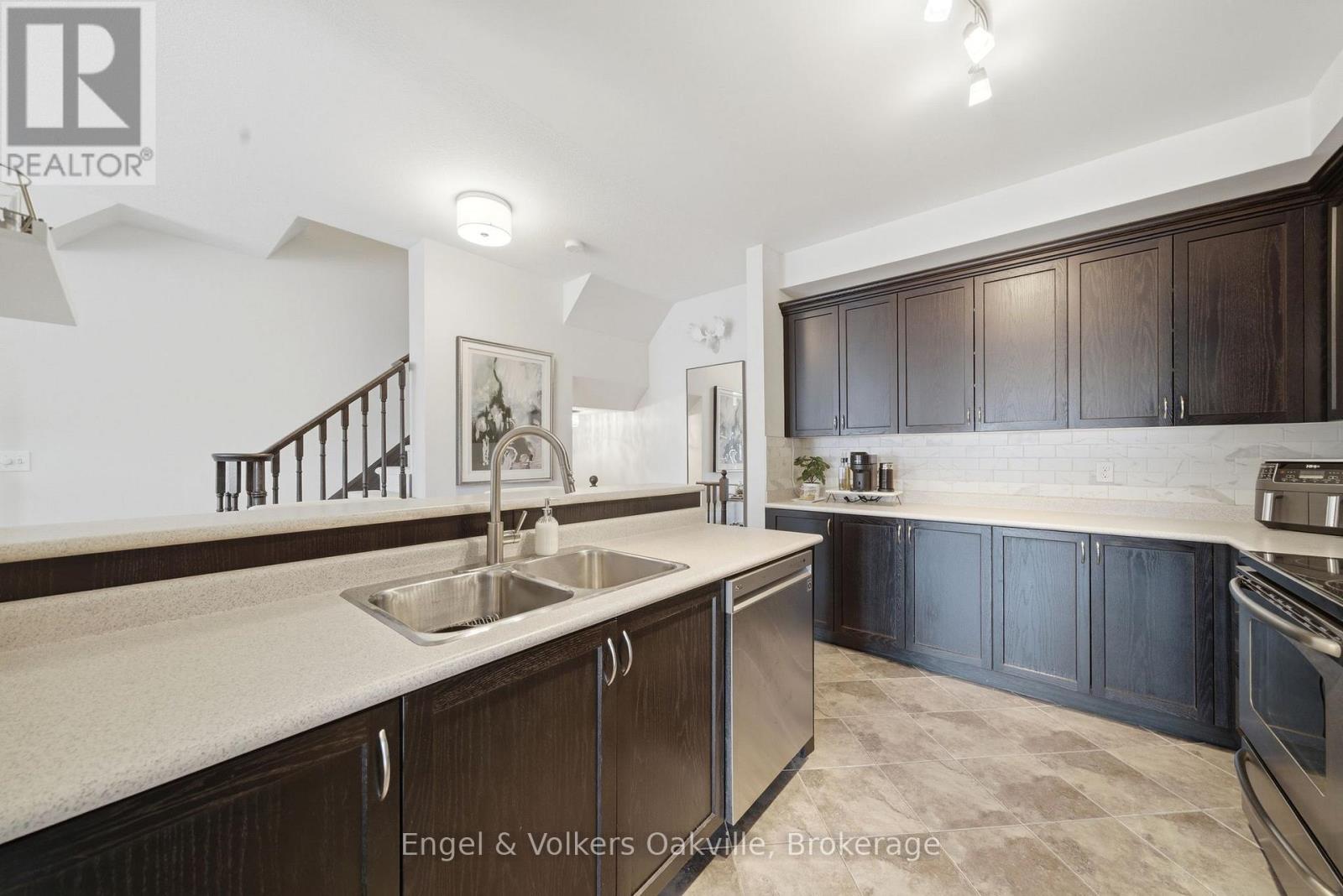 146 Truedell Circle, Hamilton, Ontario  L8B 0T1 - Photo 12 - X13671648