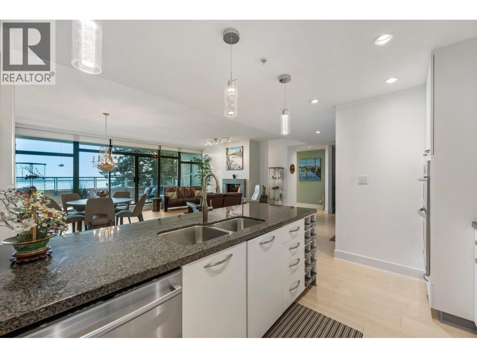 402 3355 Cypress Place, West Vancouver, British Columbia  V7S 3J9 - Photo 10 - R3155458