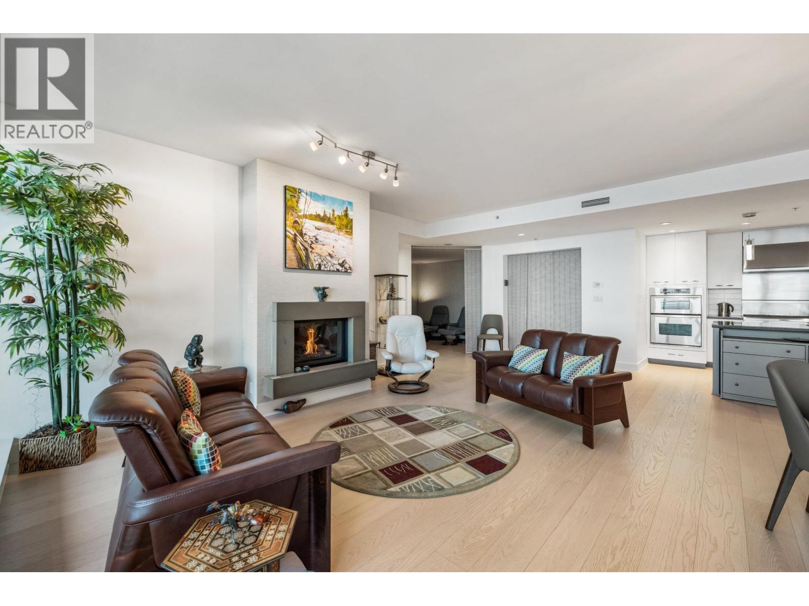 402 3355 Cypress Place, West Vancouver, British Columbia  V7S 3J9 - Photo 9 - R3155458