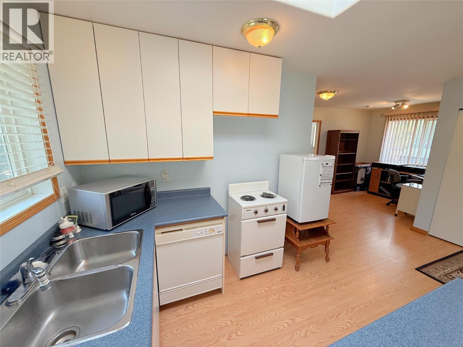 1827 Front Street, Coalmont-Tulameen, British Columbia  V0X 1W0 - Photo 12 - 10397704
