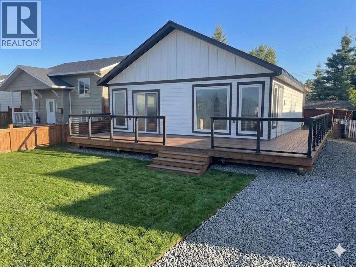 404 99 Avenue, Dawson Creek, British Columbia V1G 1T3 - Photo 1 - 10397729