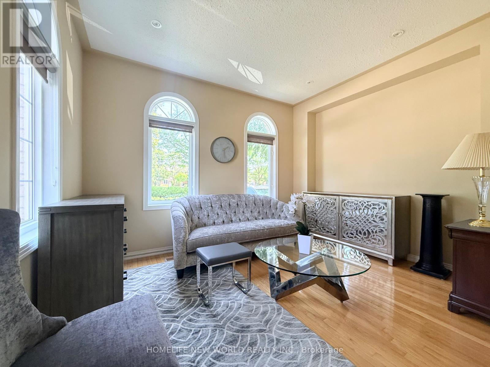 63 Southbrook Crescent, Markham, Ontario L6C 2H3 - Photo 3 - N13669188