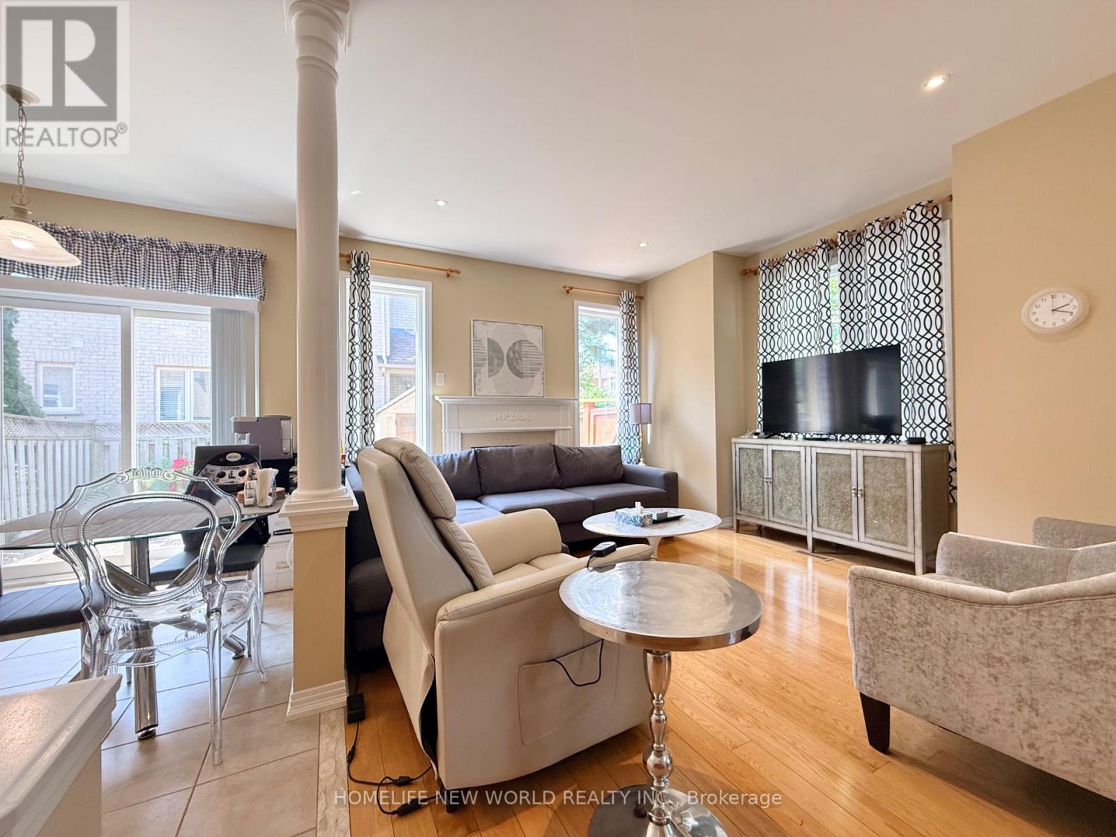 63 Southbrook Crescent, Markham, Ontario L6C 2H3 - Photo 11 - N13669188