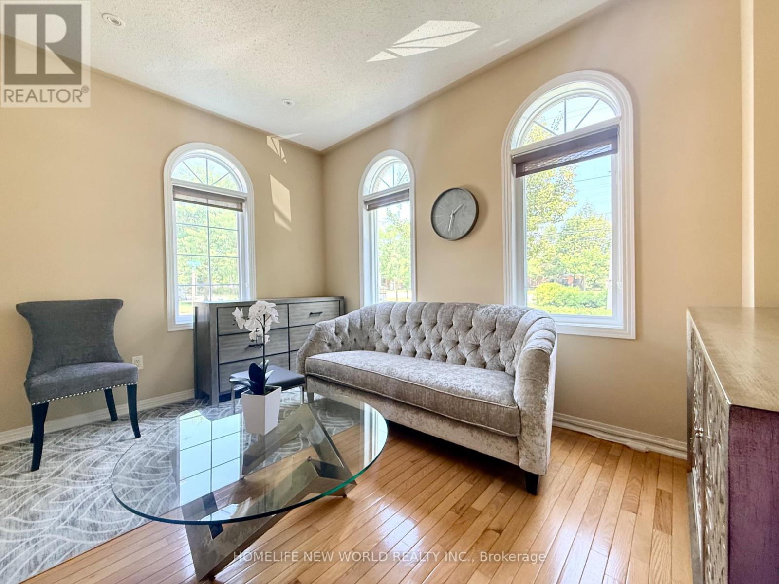 63 Southbrook Crescent, Markham, Ontario L6C 2H3 - Photo 4 - N13669188