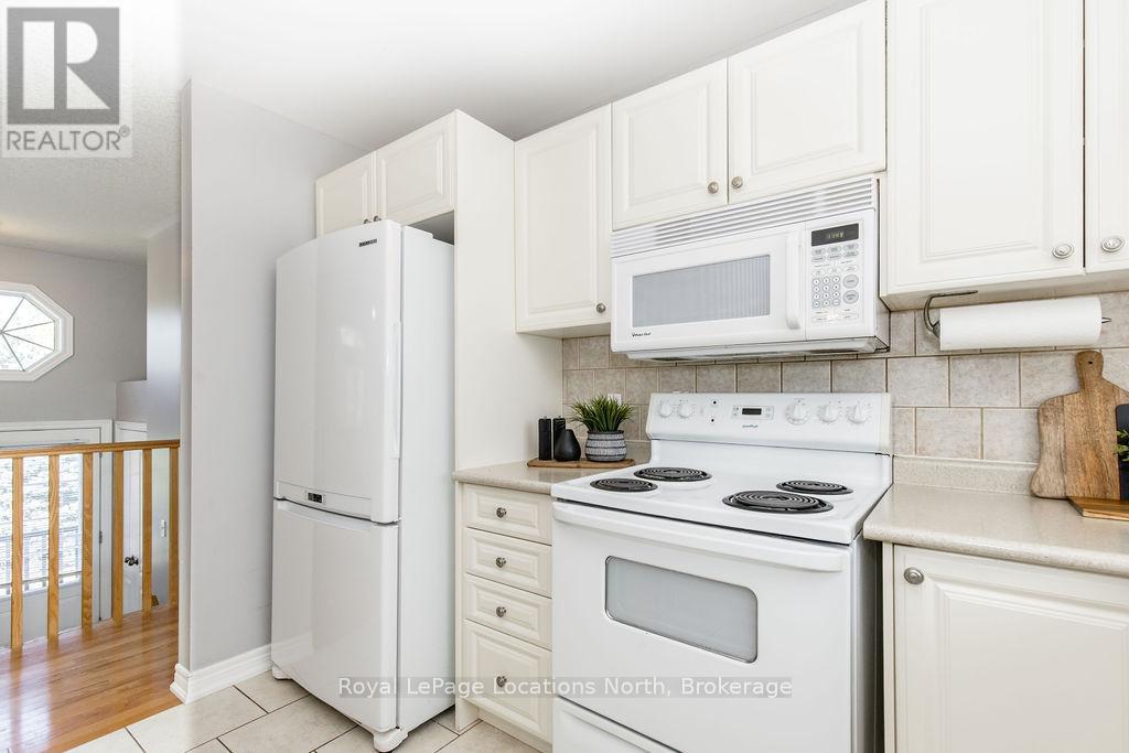 45 William Avenue, Wasaga Beach, Ontario  L9Z 2X3 - Photo 10 - S13671778