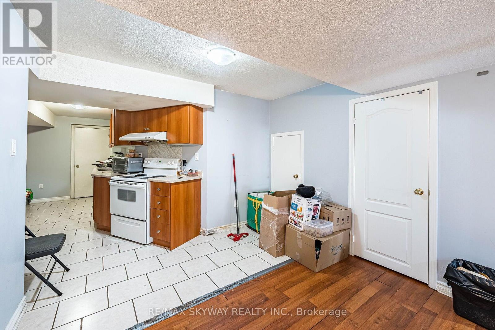 18 Long Meadow Road, Brampton, Ontario  L6P 2A2 - Photo 33 - W13644366