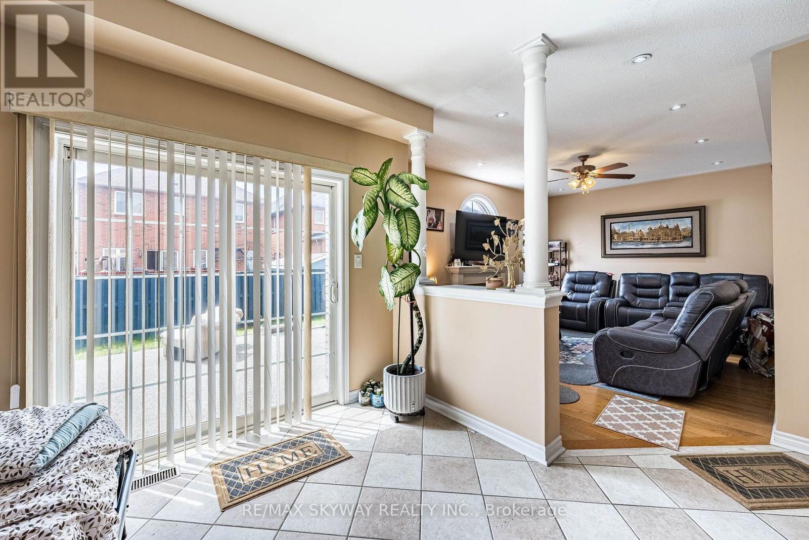 18 Long Meadow Road, Brampton, Ontario  L6P 2A2 - Photo 14 - W13644366