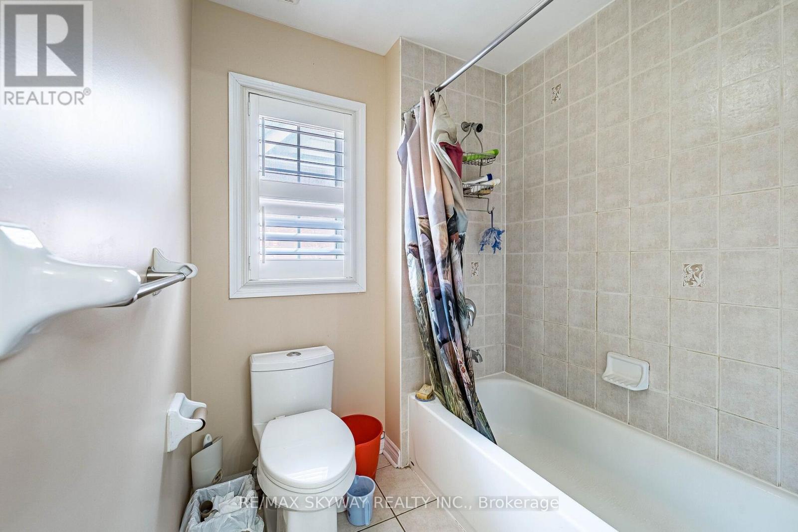 18 Long Meadow Road, Brampton, Ontario  L6P 2A2 - Photo 27 - W13644366