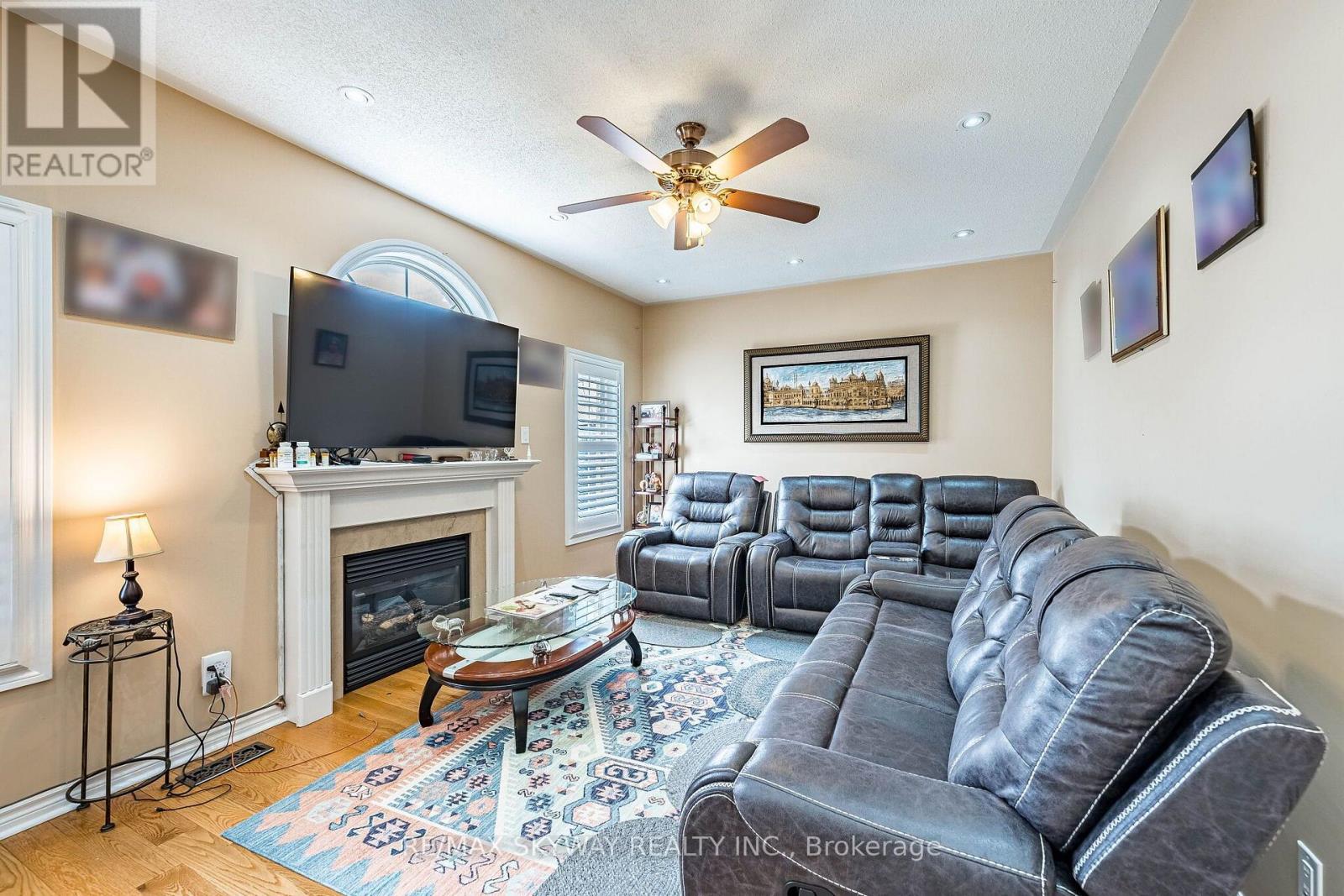 18 Long Meadow Road, Brampton, Ontario  L6P 2A2 - Photo 15 - W13644366