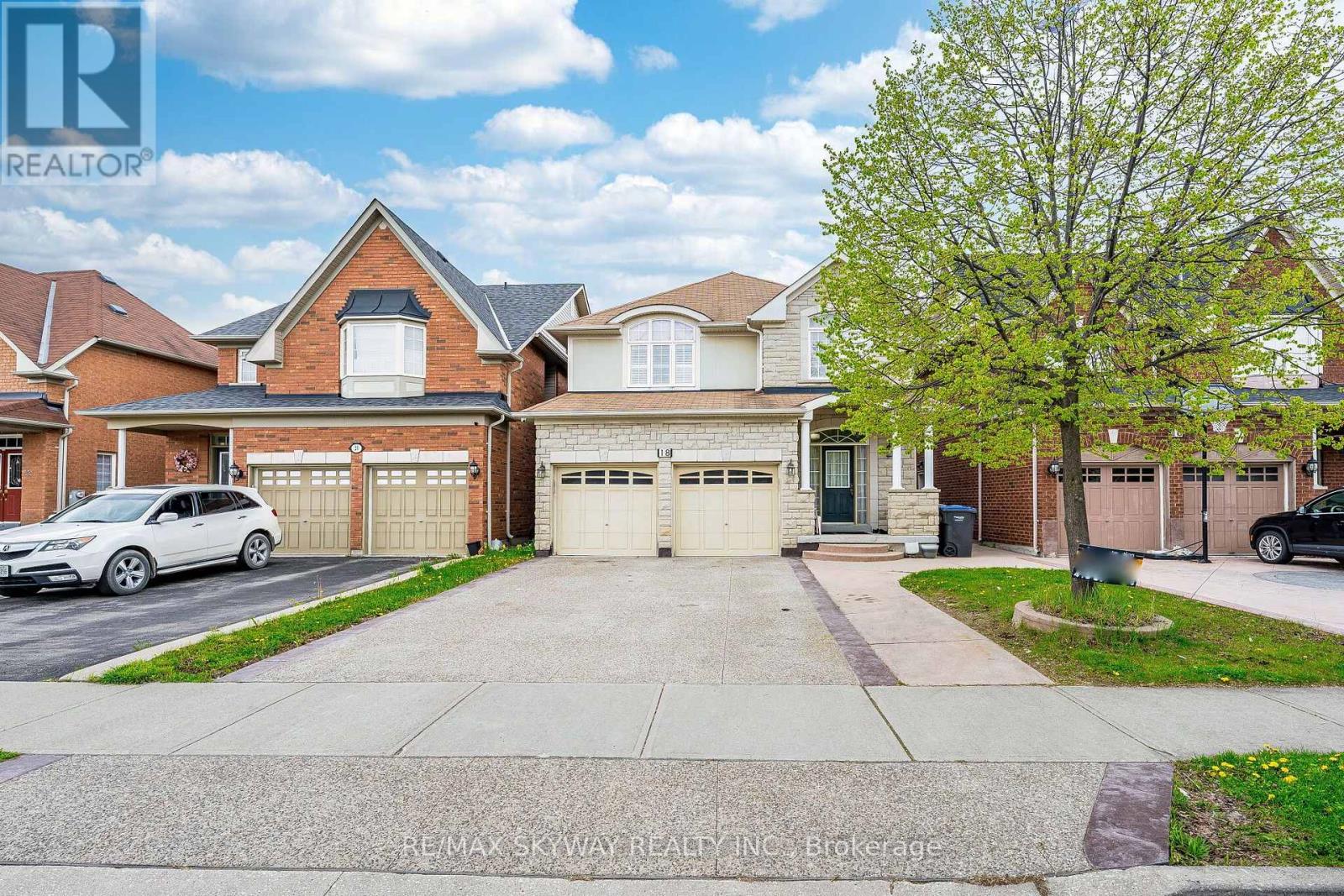 18 LONG MEADOW ROAD, Brampton, Ontario