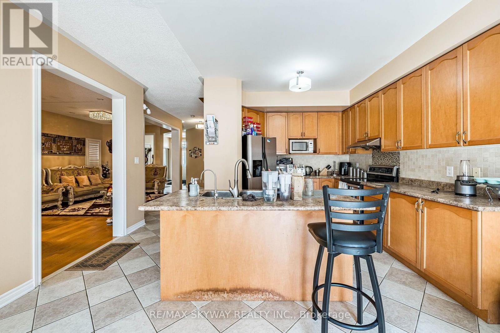 18 Long Meadow Road, Brampton, Ontario  L6P 2A2 - Photo 12 - W13644366