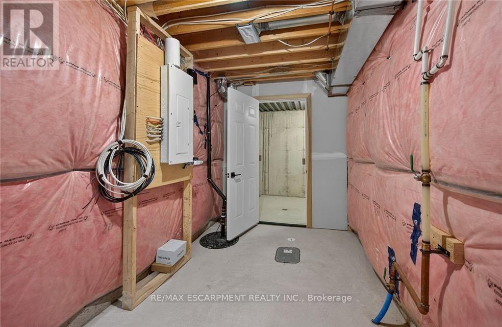 12 Shady Oaks Trail, Hamilton, Ontario  L9B 0E9 - Photo 45 - X12848002