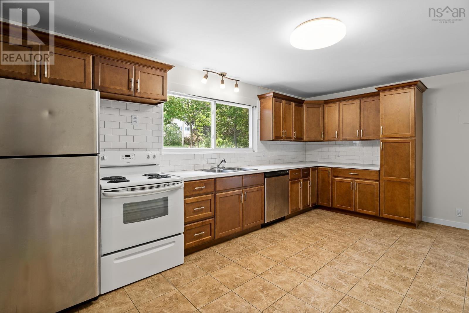 241 & 239 Lockview Road, Fall River, Nova Scotia  B2T 1J1 - Photo 13 - 202617865