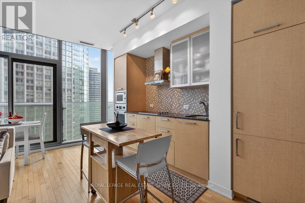 1804 - 14 York Street, Toronto, Ontario M5J 0B1 - Photo 10 - C13671638