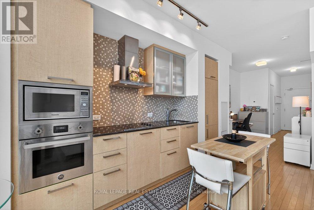 1804 - 14 York Street, Toronto, Ontario M5J 0B1 - Photo 14 - C13671638