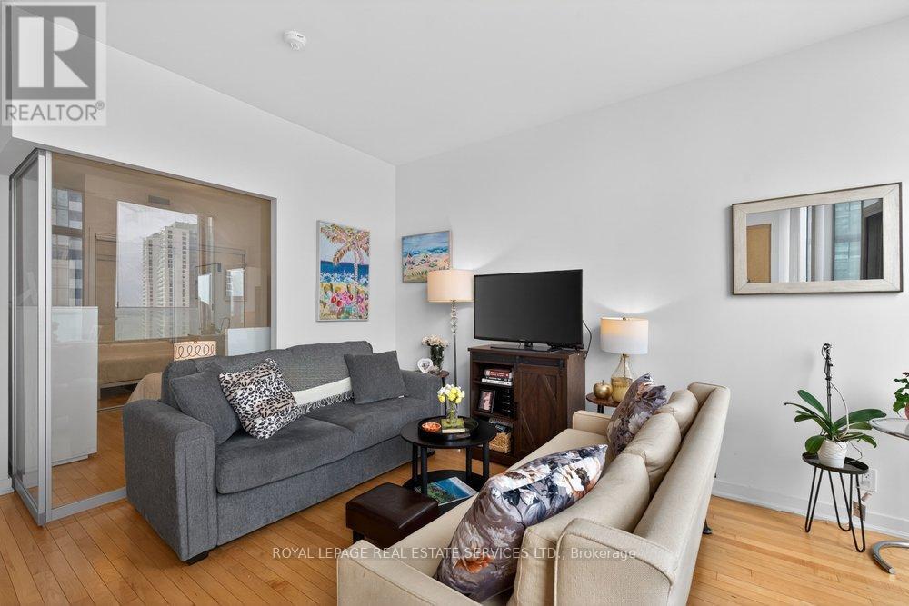 1804 - 14 York Street, Toronto, Ontario M5J 0B1 - Photo 18 - C13671638