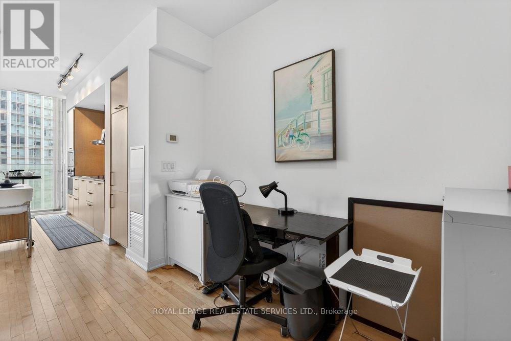 1804 - 14 York Street, Toronto, Ontario M5J 0B1 - Photo 4 - C13671638