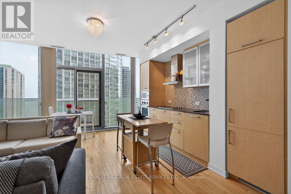 1804 - 14 York Street, Toronto, Ontario M5J 0B1 - Photo 9 - C13671638