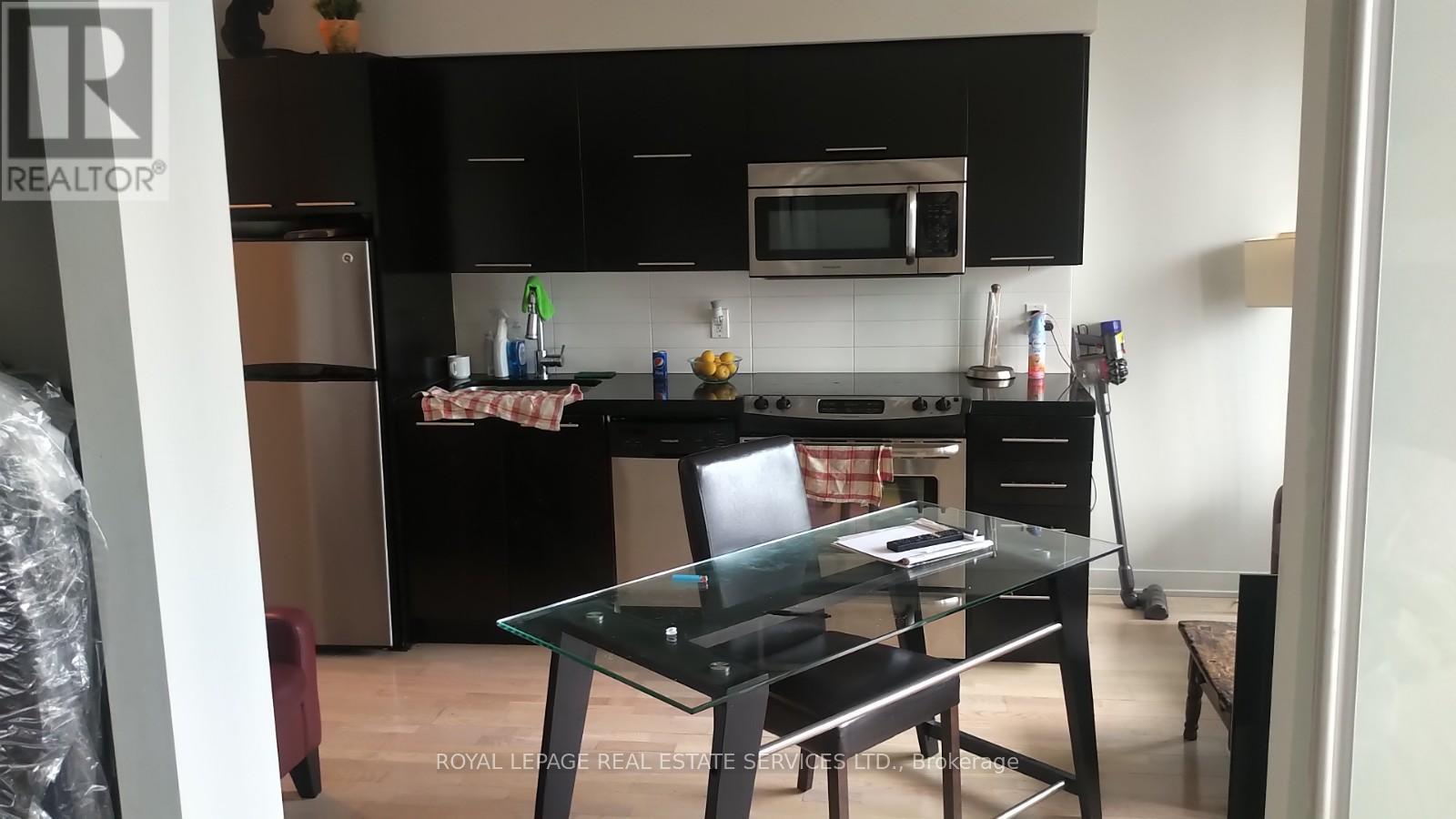 1609 - 126 Simcoe Street, Toronto, Ontario M5H 4E6 - Photo 2 - C13671730