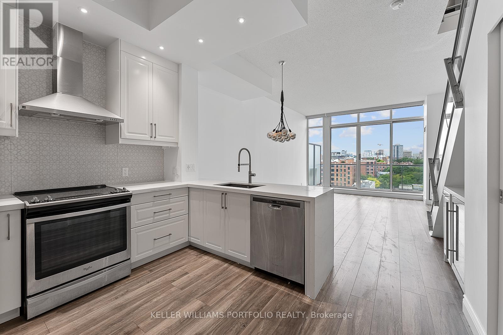 918 - 388 Richmond Street W, Toronto, Ontario  M5V 3P1 - Photo 2 - C13671774