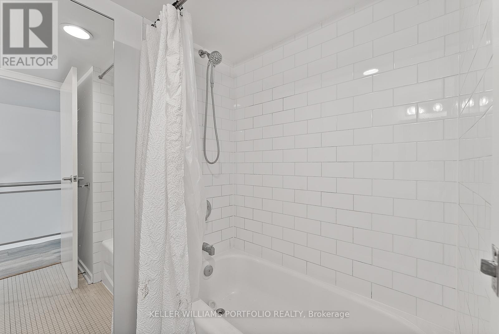 918 - 388 Richmond Street W, Toronto, Ontario  M5V 3P1 - Photo 31 - C13671774