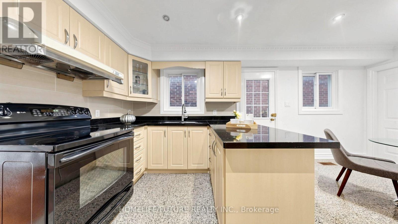 69 Lansbury Drive, Toronto, Ontario M1V 3J3 - Photo 16 - E13671666