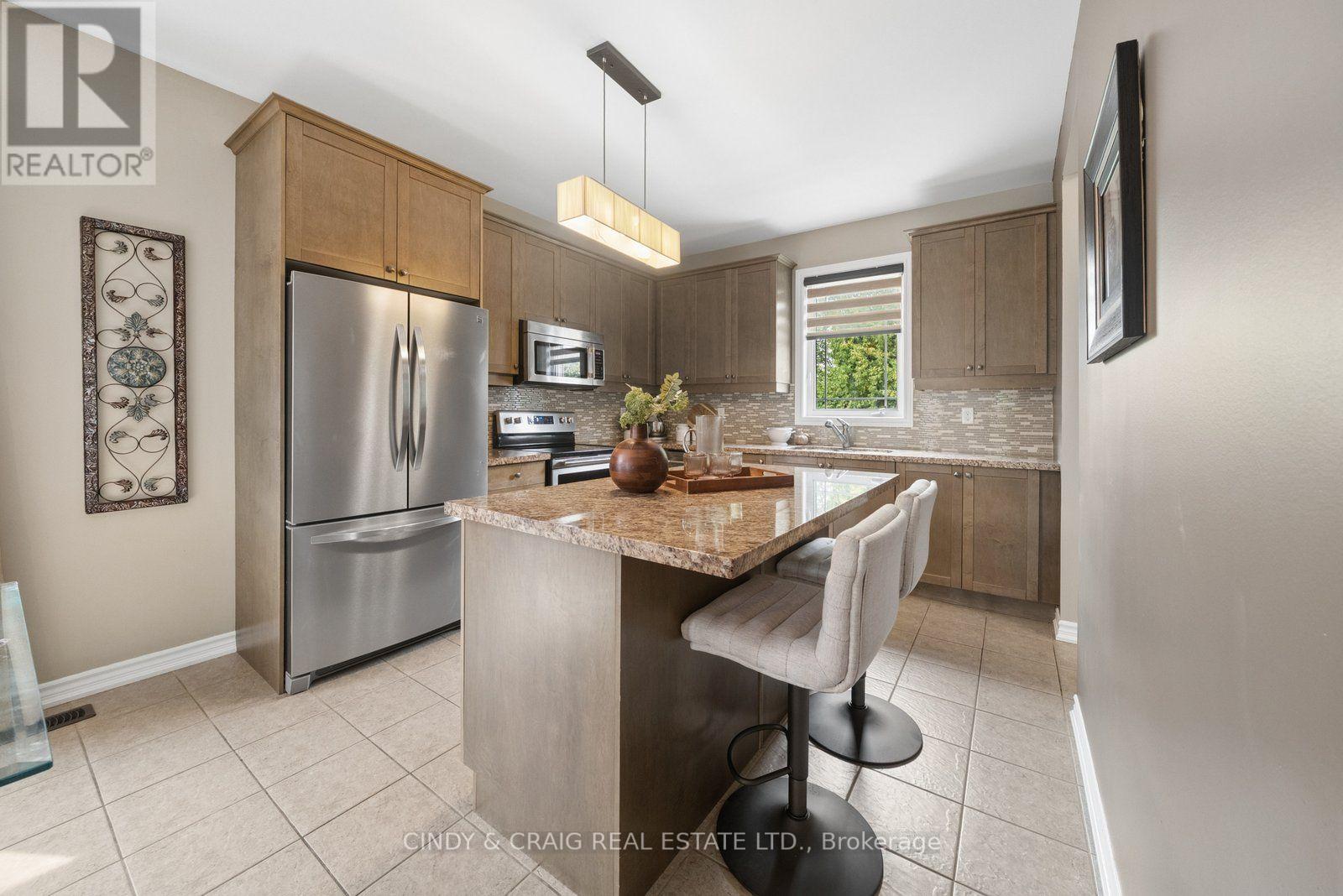 60 Vivian Drive, Clarington, Ontario  L1E 0C3 - Photo 7 - E13671736