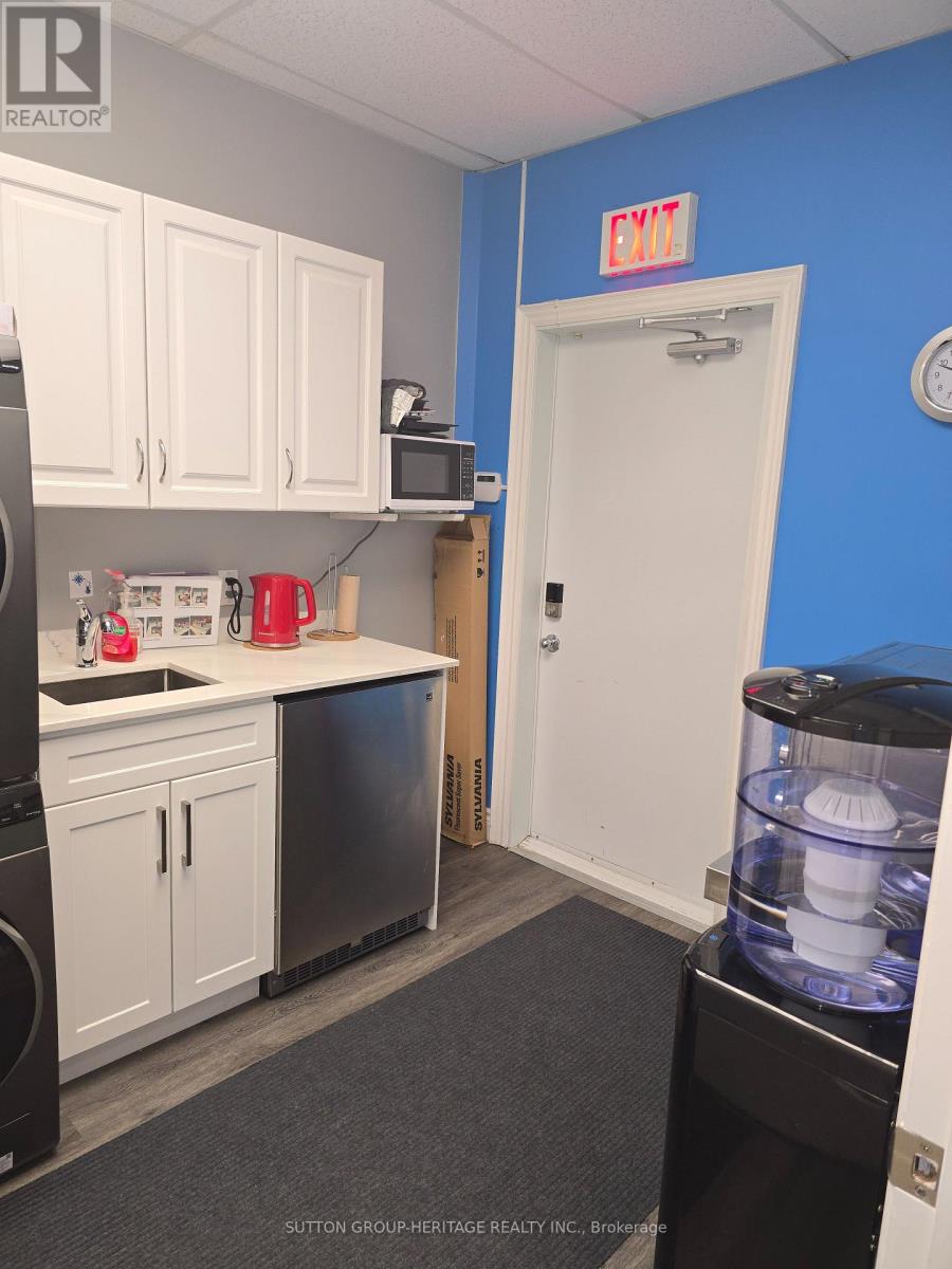 2-413 Dundas Street E, Whitby, Ontario  L1N 2J2 - Photo 8 - E13671758