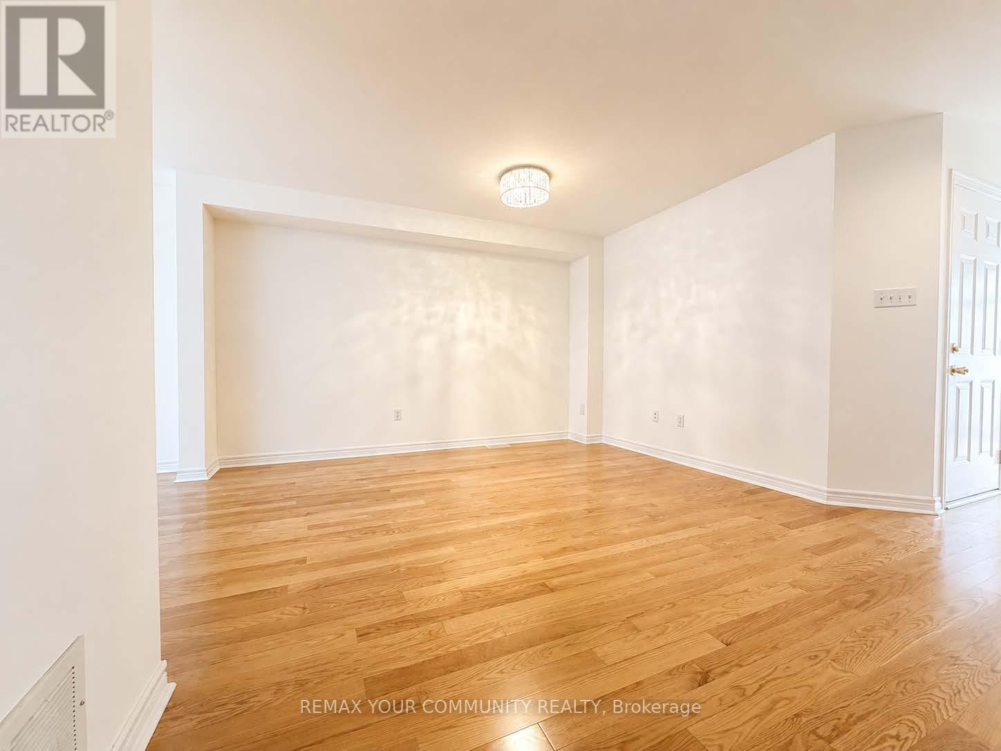 3 Sunway Square, Markham, Ontario  L3P 7X3 - Photo 2 - N13671642