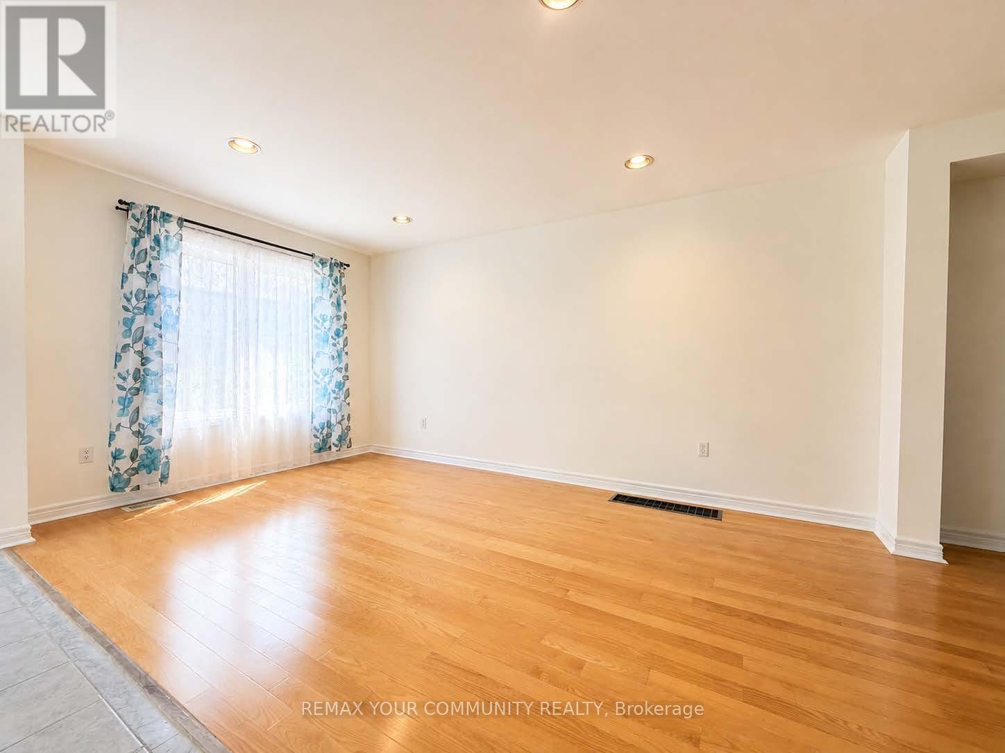 3 Sunway Square, Markham, Ontario  L3P 7X3 - Photo 4 - N13671642