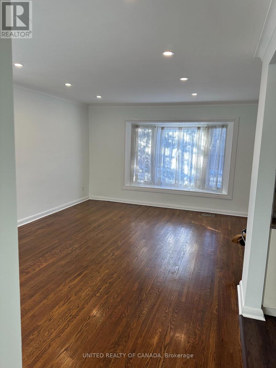 45 Bayview Parkway, Newmarket, Ontario  L3Y 3W2 - Photo 14 - N13671724