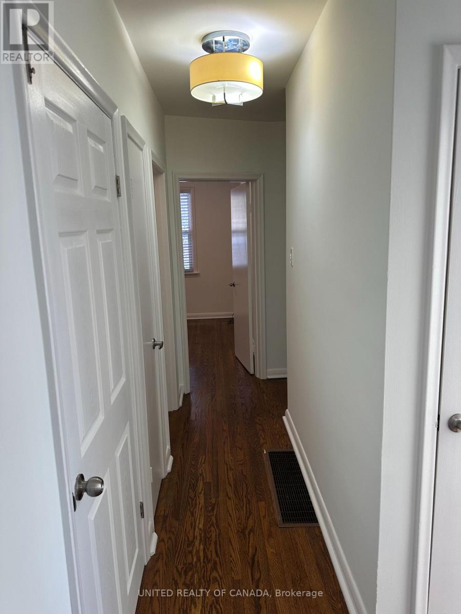 45 Bayview Parkway, Newmarket, Ontario  L3Y 3W2 - Photo 5 - N13671724