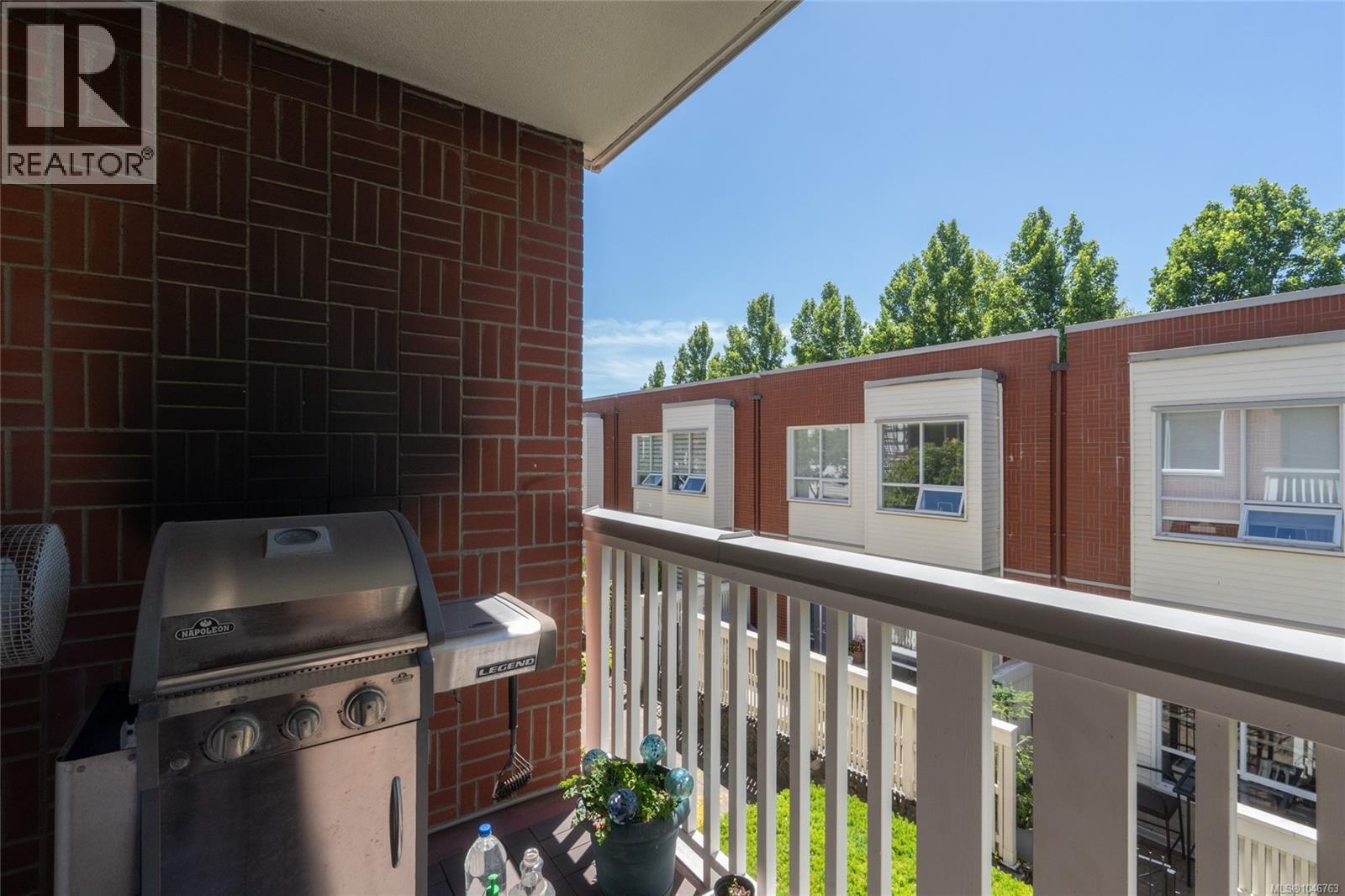 201 380 Waterfront Cres, Victoria, British Columbia  V8T 5K3 - Photo 11 - 1046763