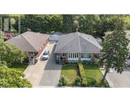 102 WARESIDE ROAD, Toronto, Ontario