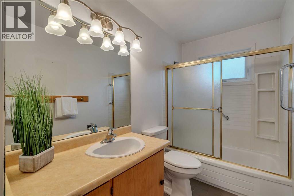 219 Tache Avenue NW, Calgary, Alberta  T2K 3R6 - Photo 16 - A2336935
