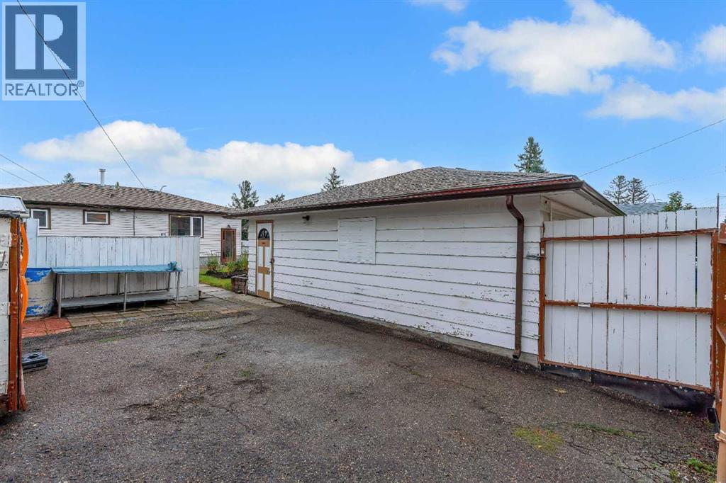 219 Tache Avenue NW, Calgary, Alberta  T2K 3R6 - Photo 33 - A2336935
