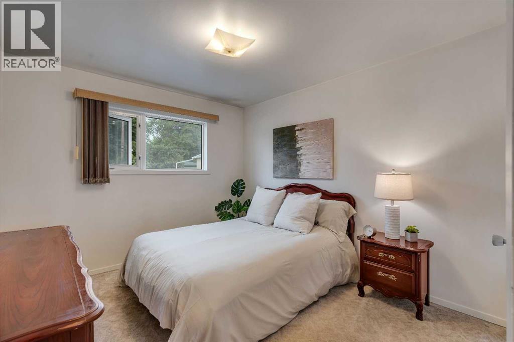 219 Tache Avenue NW, Calgary, Alberta  T2K 3R6 - Photo 9 - A2336935