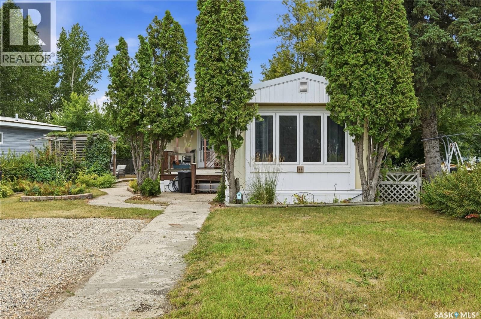 32 Crystal Drive, Edenwold Rm No.158, Saskatchewan  S4L 1B3 - Photo 2 - SK045416