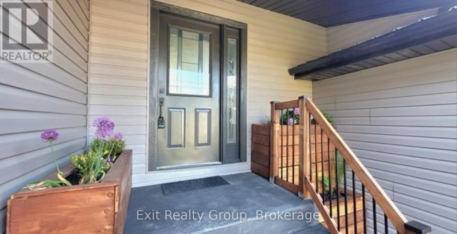 24 Wilkins Street, Belleville, Ontario  K8P 1P1 - Photo 2 - X13672050