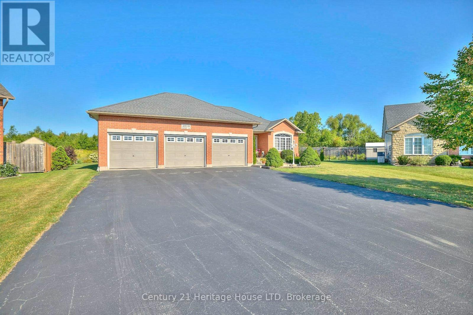 3910 Christina Court, Fort Erie, Ontario  L0S 1N0 - Photo 5 - X13666378
