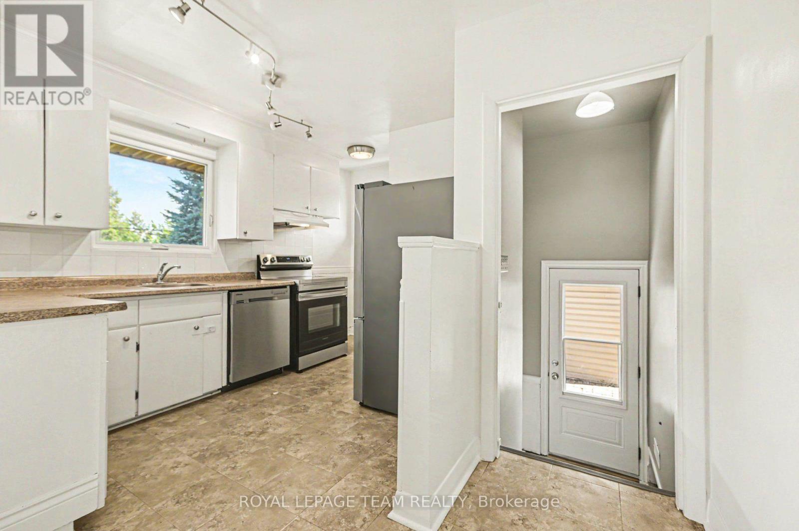 3 Donna Street, Ottawa, Ontario  K2G 2V5 - Photo 13 - X13671816