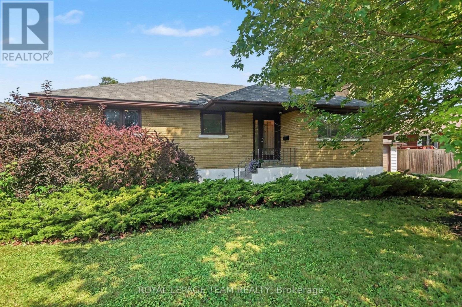3 Donna Street, Ottawa, Ontario  K2G 2V5 - Photo 2 - X13671816