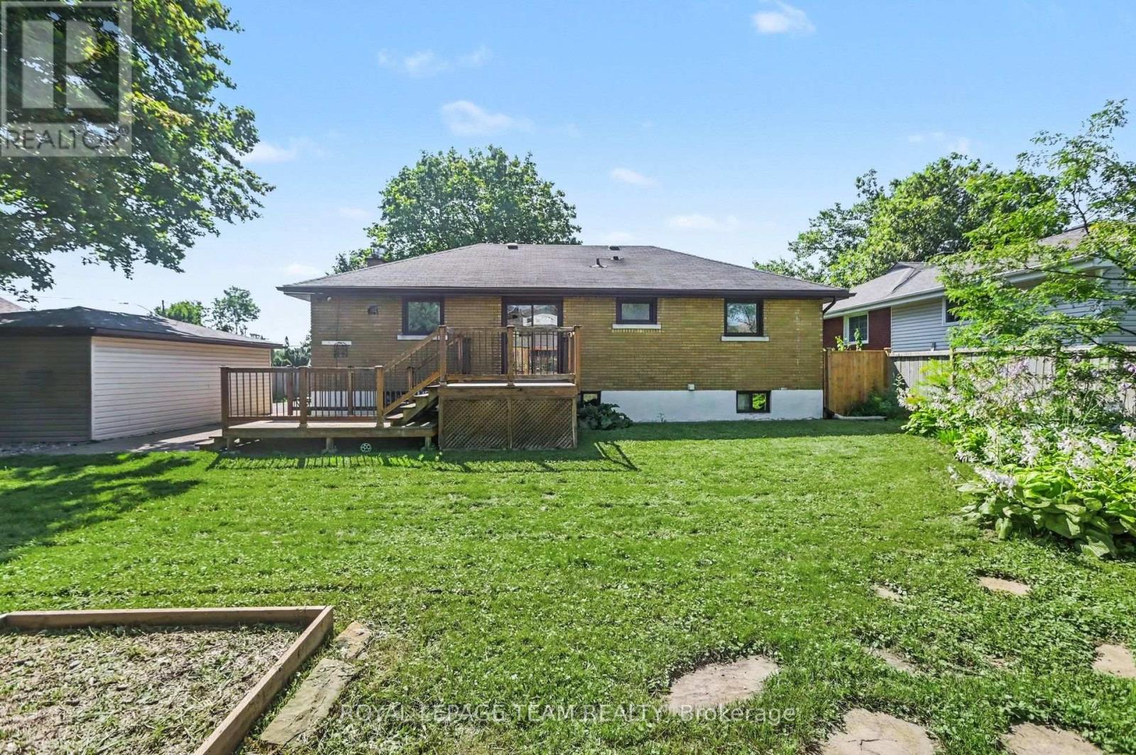 3 Donna Street, Ottawa, Ontario  K2G 2V5 - Photo 38 - X13671816
