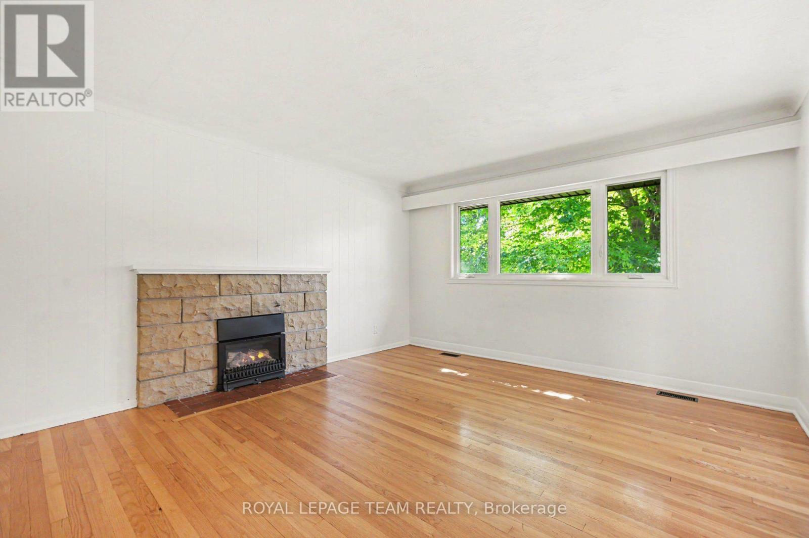 3 Donna Street, Ottawa, Ontario  K2G 2V5 - Photo 5 - X13671816