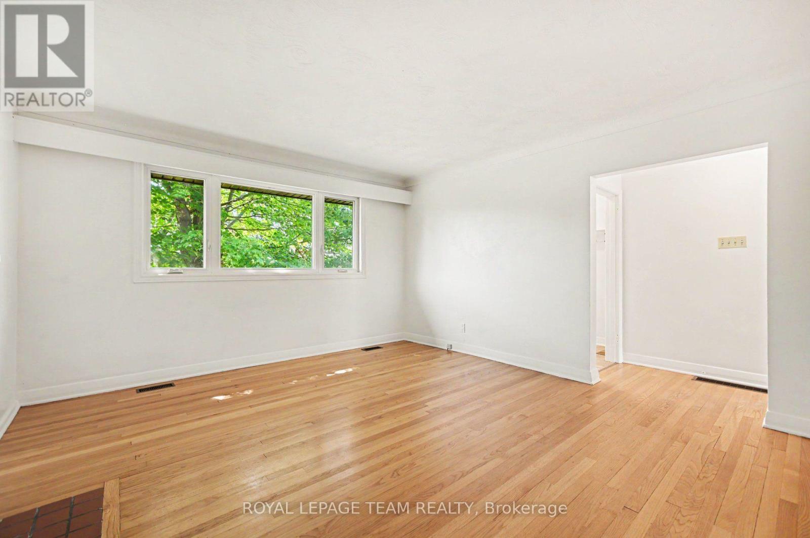 3 Donna Street, Ottawa, Ontario  K2G 2V5 - Photo 8 - X13671816